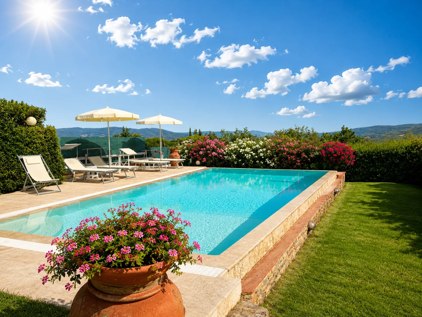 Piscina e giardino di Villa Vale a Casole d’Elsa – foto 4