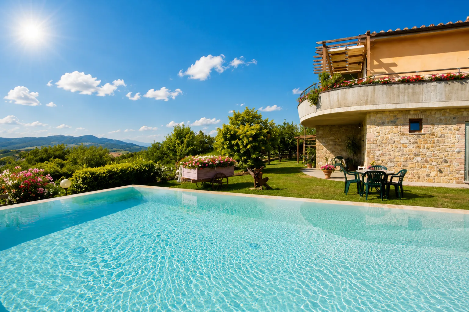 Piscina e giardino di Villa Vale a Casole d’Elsa – foto 5