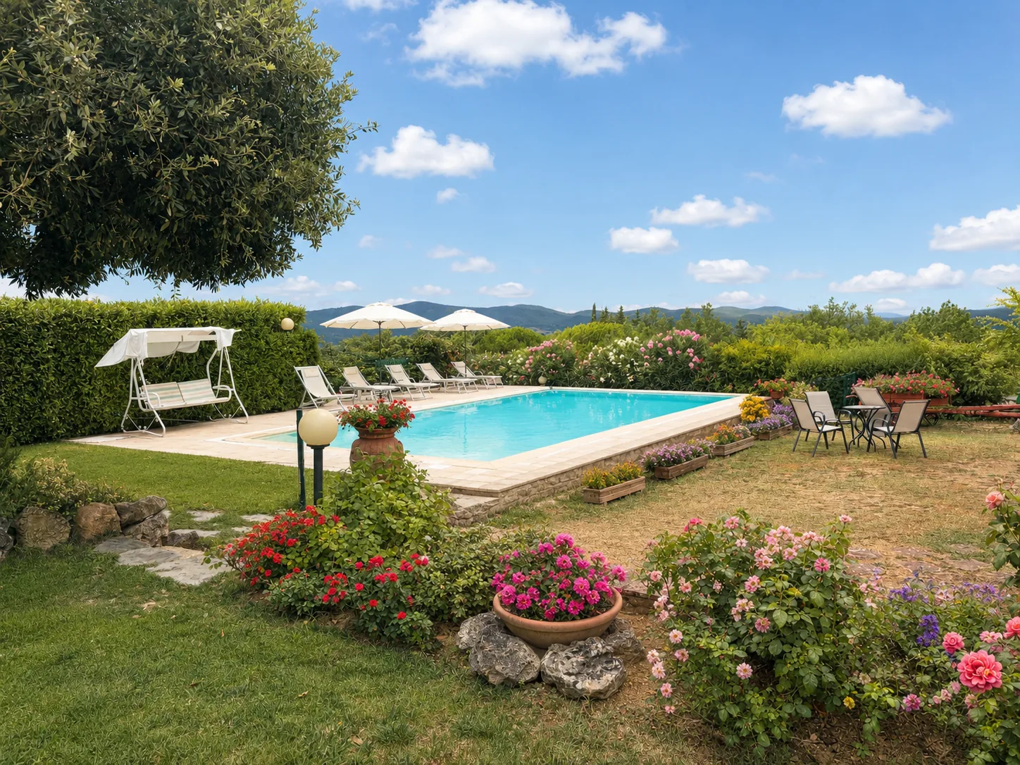 Piscina e giardino di Villa Vale a Casole d’Elsa – foto 8